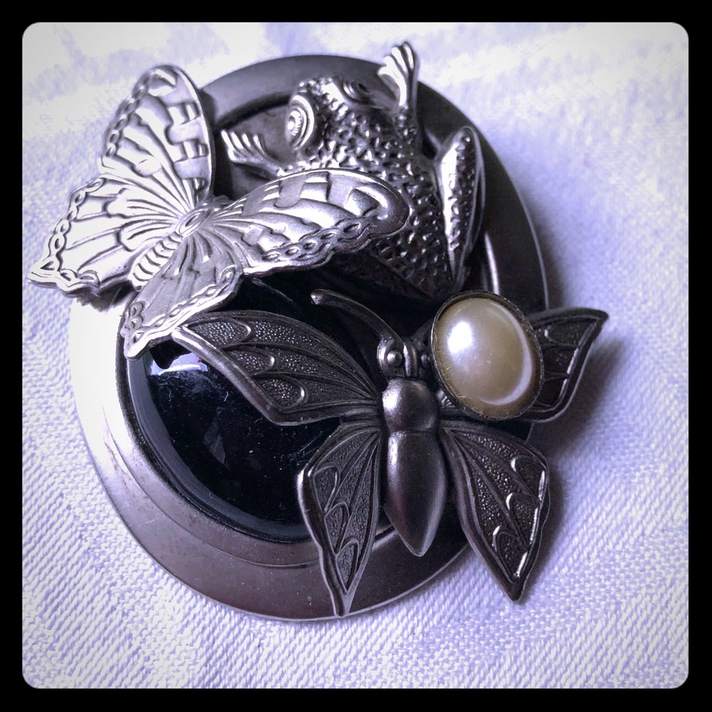 Brooch